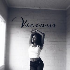 Meet your Posher, Tia